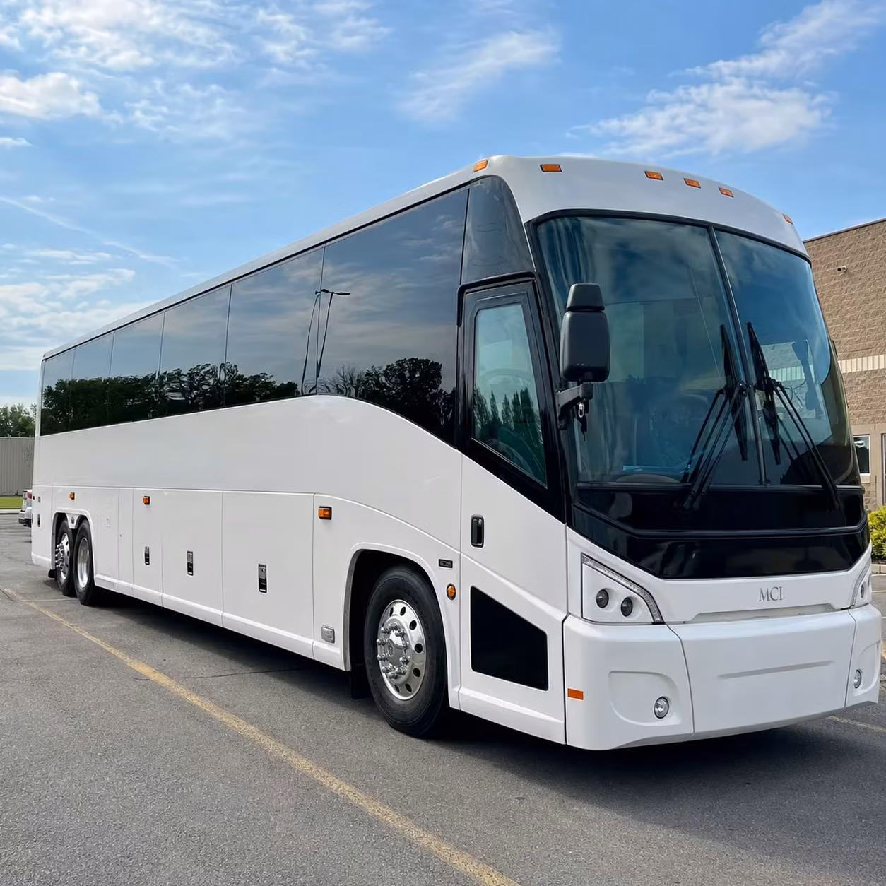 charter bus rentals for large groups headed to concerts in fayetteville